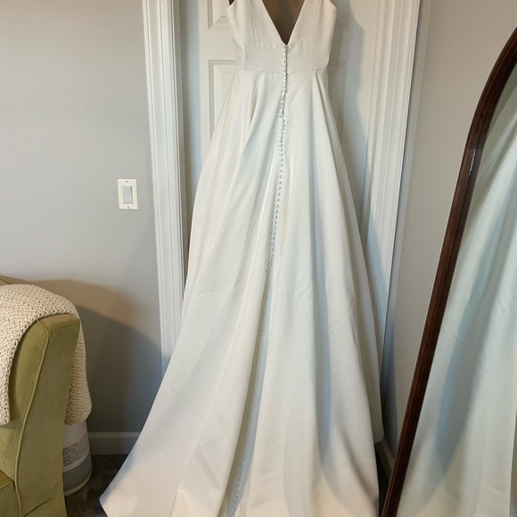 Justin Alexander Freeland Wedding Dress - Picture 8 of 11